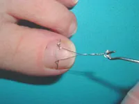 ワイヤーを固定します